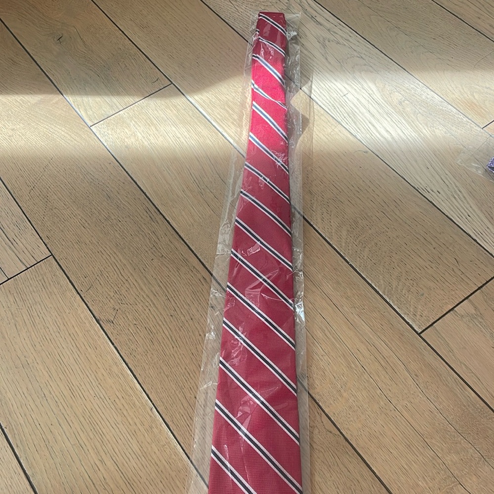 Brooks Brothers tie